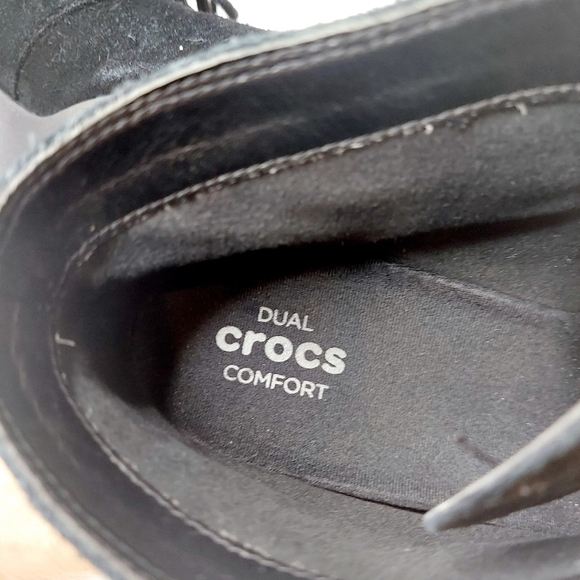 CROCS Leigh Ankle Boots Black Suede Wedge Heel Lace Booties Womens Shoe Size 6.5 - Picture 3 of 15